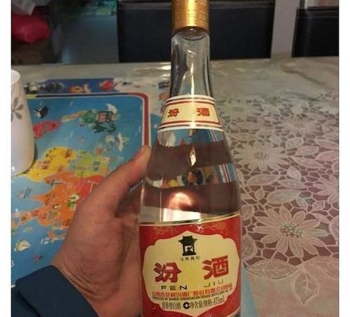 去超市买酒时：这5款低价白酒别错过，都是纯粮食酒，好喝性价高