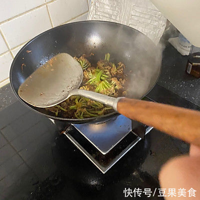 菜花炒肉沫这么好吃，大饭店的经常这么做，