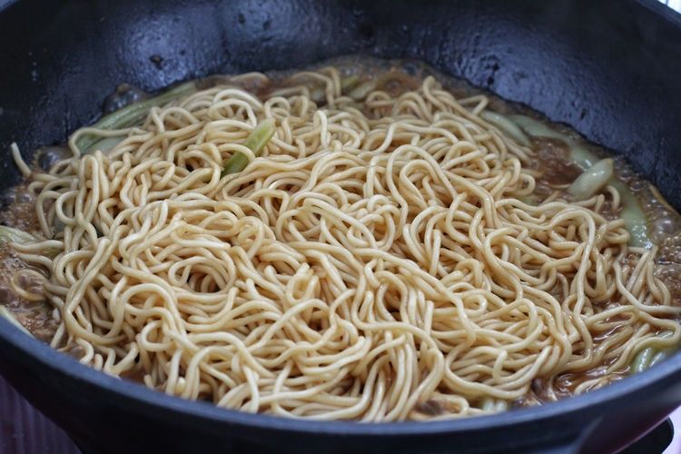 夏季|夏季不能错过的一碗面，省时省力，饭菜都有了，每次都要吃撑才罢
