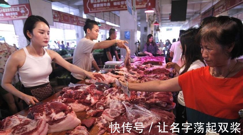 买排骨时,选“肉多”还是“肉少”的好?老板娘无意透露了底