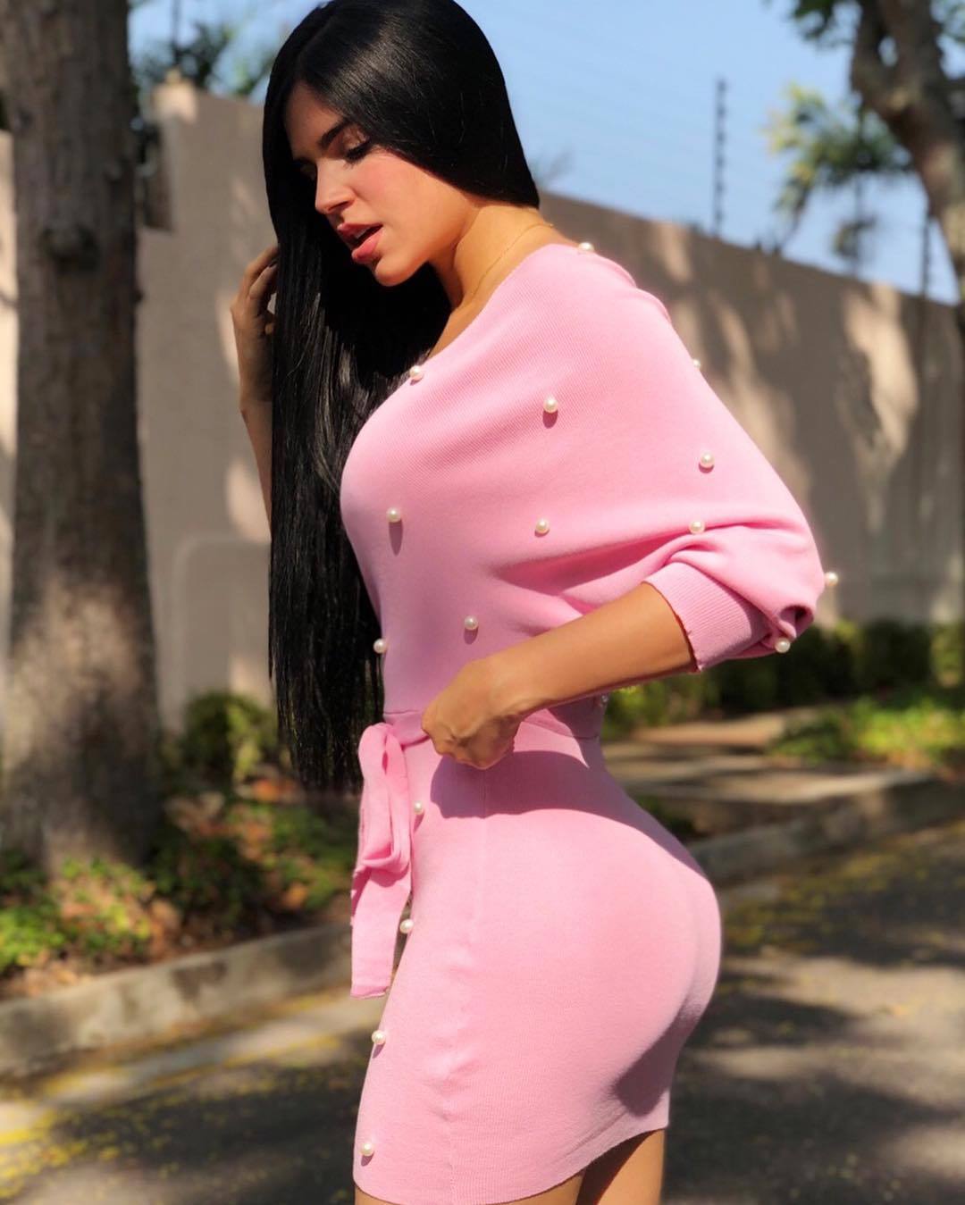 冈萨雷斯|130斤的委内瑞拉健身模特,丰腴优雅凹凸有致、马甲线更是亮眼