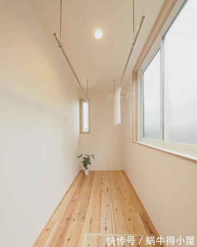 隔板|太实用!阳台安装一块隔板,多个熨烫、折叠区,以前咋没想到?
