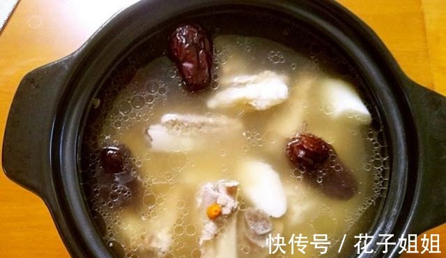 天气转凉，这汤多给家人煮一锅，汤鲜味美，暖胃驱寒，身体更强壮！