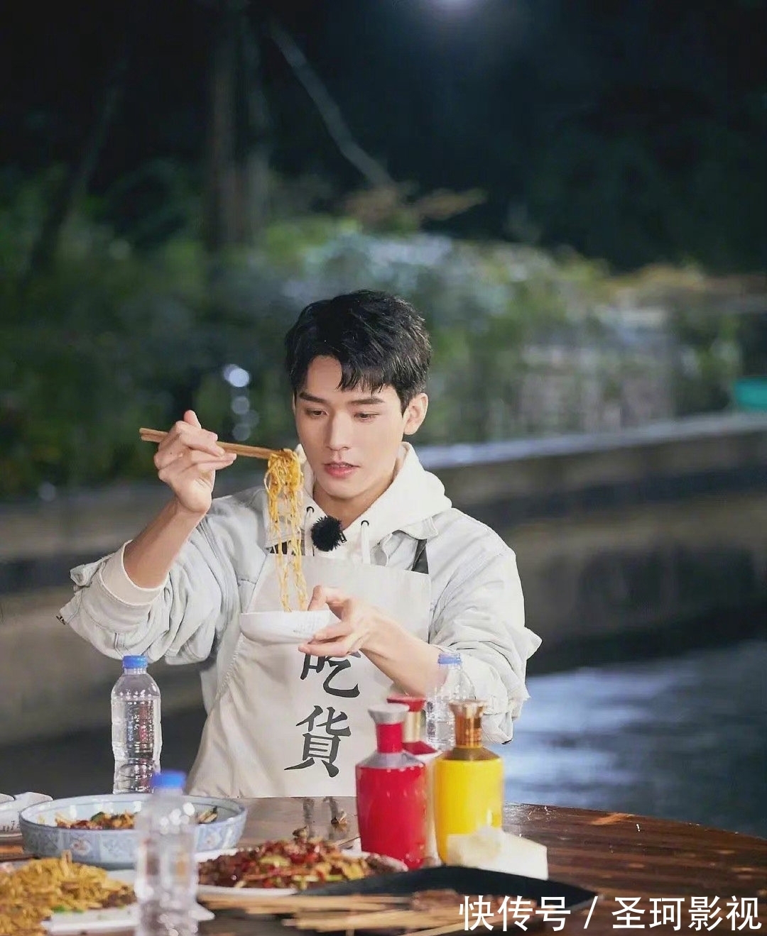 能手|龚俊录节目自己带锅,不愧是勤俭持家小能手,太可爱了!