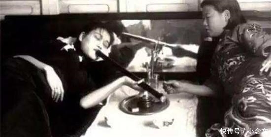 女子|晚清鸦片对国人的毒害有多大?男子瘦如柴,女子行为荒诞任人践踏
