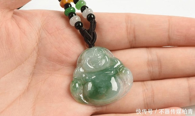 翡翠石筋|翡翠身上为什么会出现石筋?有石筋的翡翠就不值钱了吗?