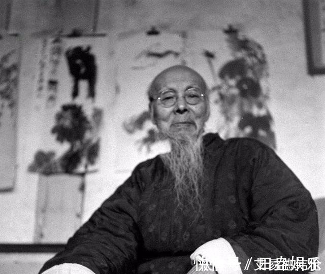 余曰|齐白石画一幅算盘,为何起名为《发财图》,画中藏有深深的道理