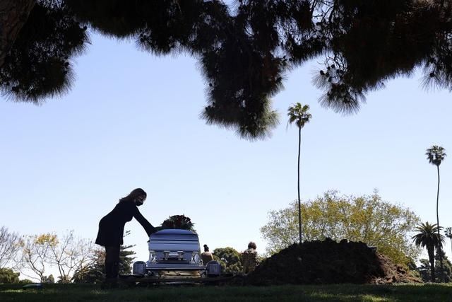 美国加州疫情继续恶化 医疗系统正在经历一场看不到尽头的噩梦