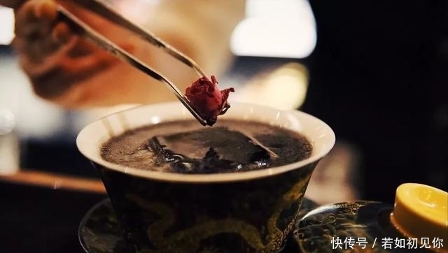 为诗词而生的李煜,被迫坐上皇位,是命中注定还是造化弄人