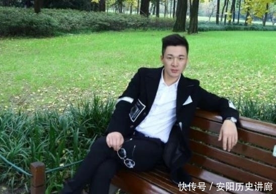 扬帆|凭星光大道成名，谎称父亲患癌捞金千万的杨帆，如今下场如何？