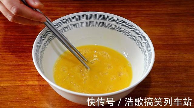 炒鸡蛋|炒鸡蛋谁都会做,想把鸡蛋炒好吃有窍门,加上它,鲜掉眉毛