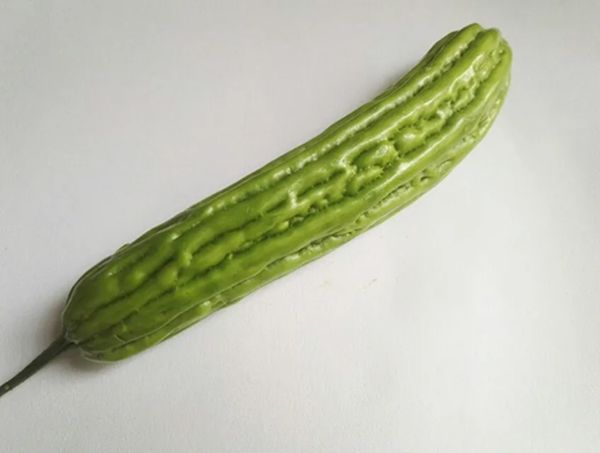 买苦瓜，苦不苦全看“这里”，菜农教您一招，别再买错了