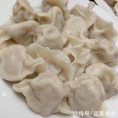  荠菜鲜肉虾皮水饺这样做百吃不腻，吃1次不过瘾