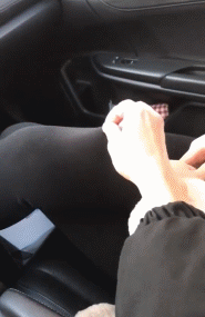 |搞笑GIF:看着都觉得好痛 赶紧喝口饮料压压惊