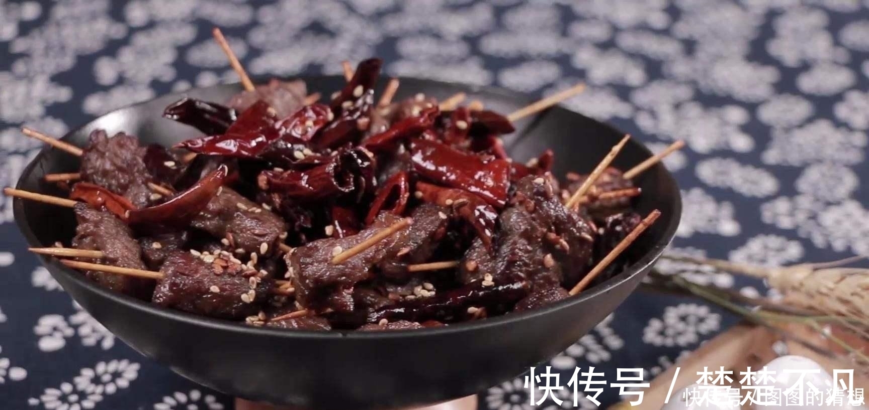原材料|“假牛肉”是怎么做成的？看完原材料后：再也不买便宜牛肉了！