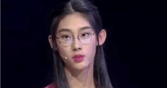 还记得清华才女武亦姝吗?当初颜值被吐槽,看到现状网友:班花!