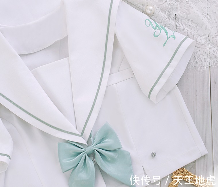 口袋|《魔尊要抱抱》JK格裙,夜漓款清新,“老年组”的铃铛是点睛之笔