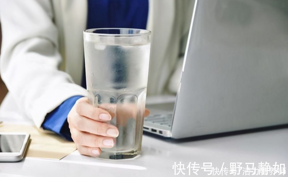 白开水|张文宏教授说：多喝2种水，多吃鸡蛋，多睡觉，网友留言：接地气