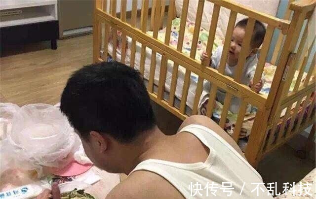 女儿|奶爸带娃遇大雨,挡雨的方式笑翻众人这爸爸实在是太不靠谱了