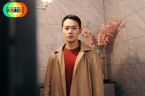  彩旗和晏紫|还在为曹骏意难平？他被淘汰的原因真的和“流量”没什么关系