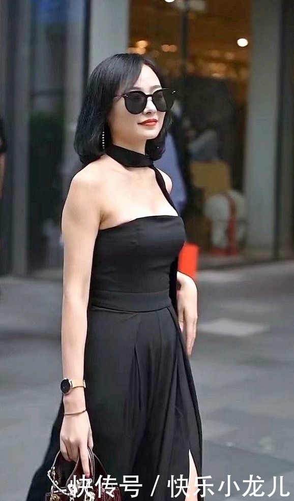 气质|气质女生的出尘穿搭,一股成熟得气息散发出来,简单又随性!