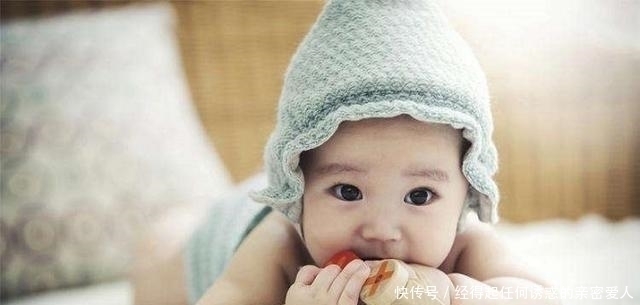 10月龄|一岁内宝宝智力发育表有以下表现,往往暗示你家娃多半是小学霸