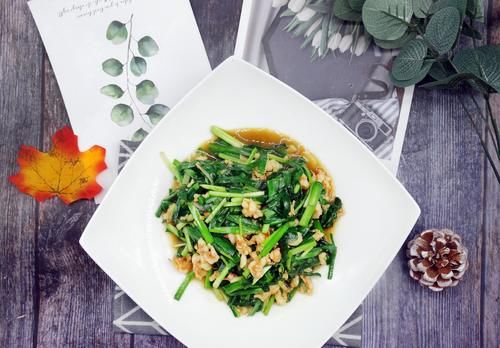 每逢佳节胖三斤，试试这道“鲜加鲜”，又叫洗肠草，多吃不长胖