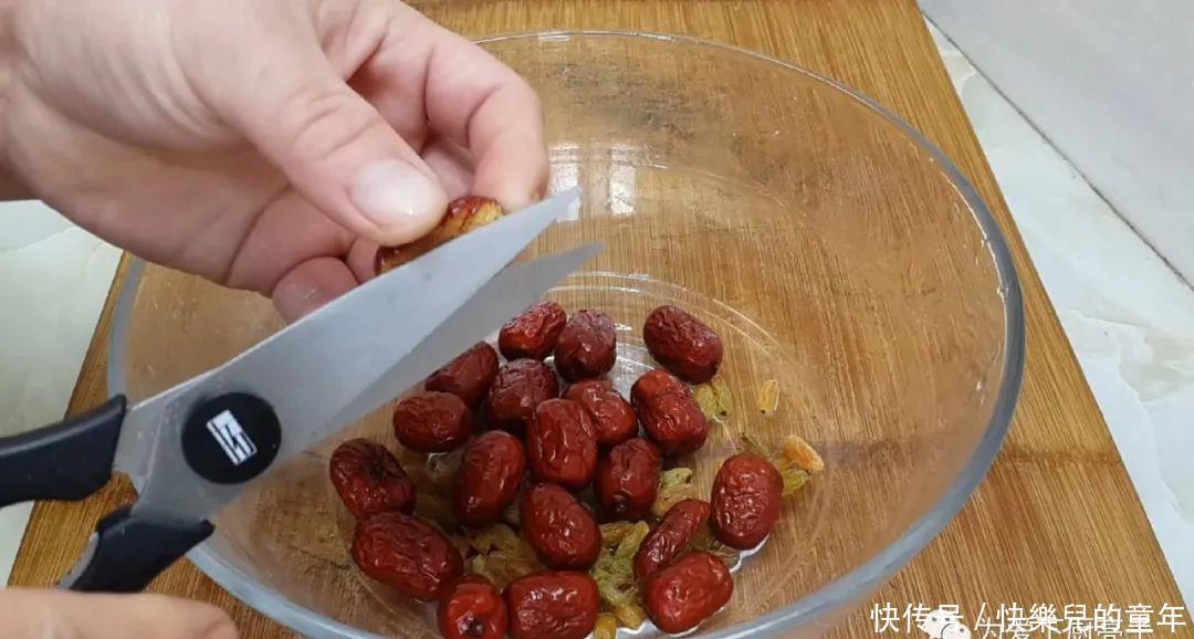 在家自制沙琪玛的做法,掌握关键技巧,松软香甜,新手一次就成功