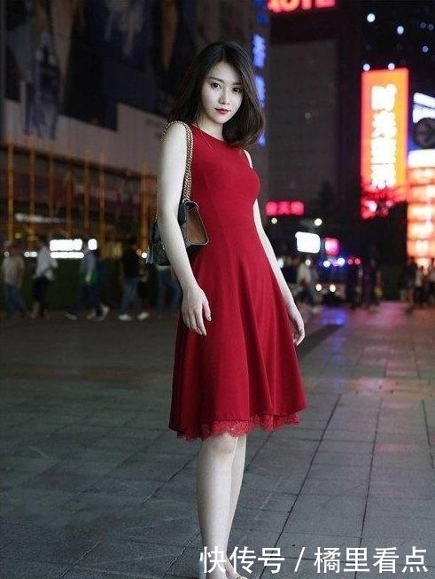 美女一身|街拍:下面的小姐姐不知道会嫁给谁?