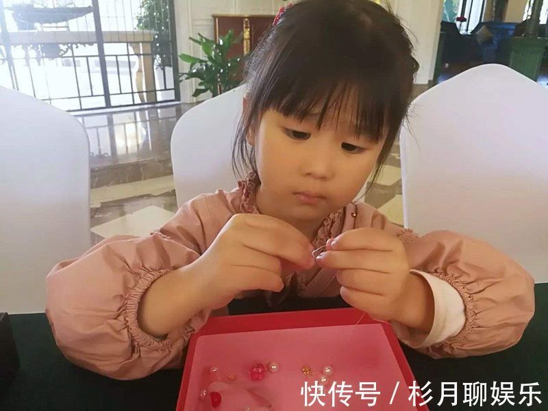 孩子|别不信,孩子跟妈妈睡和跟奶奶睡差别很大,将决定他一生的性格