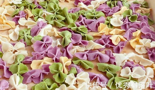 孩子挑食不爱吃饭，试试彩色蝴蝶面营养美味易消化，自己做真简单！