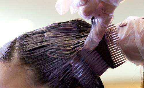 染发剂|老年人染发应注意什么?怎样染不伤发又好看?一年染几次最安全?