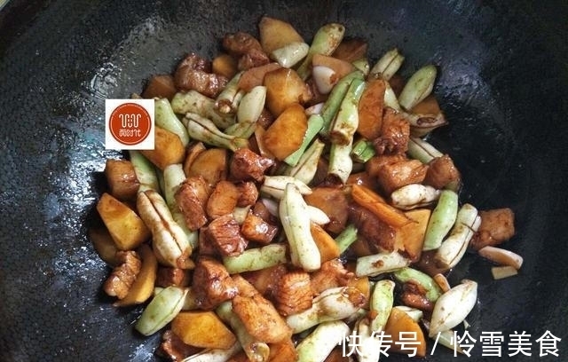 五花肉|真正的豆角土豆焖饭,全程只需要一个电饭煲,一碗不够想来第二碗