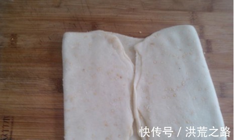 想吃苏打饼干不用买,1碗面粉自己在家做,不加黄油,更营养健康!