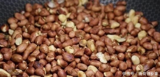 香甜|用花生来做道花生酥，做法简单，入口酥脆香甜，是道不错的小零食