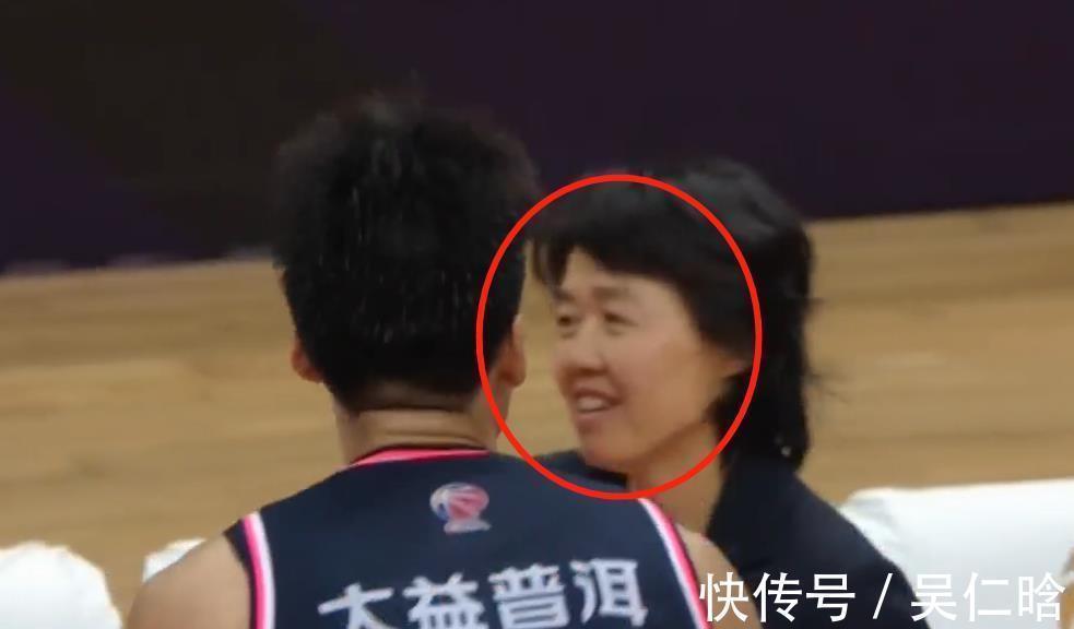 周鹏|不懂就问!为何周鹏打强队比打弱队发挥更好?赵睿与她握手引热议