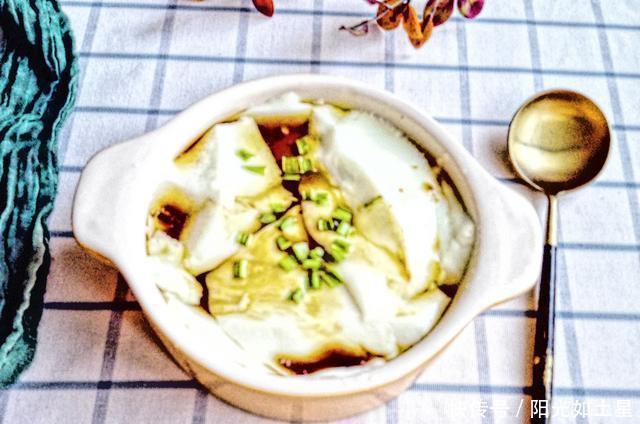 食用|豆腐脑在家就搞定,新手2分钟学会,一锅的量足够一家四口食用