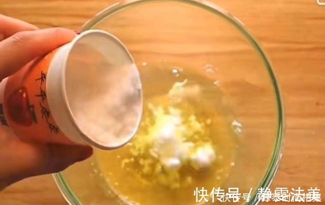 打发器|不用烤箱和打发器，也能做出蓬松渲染的蛋糕，慢妈教你做法零失败