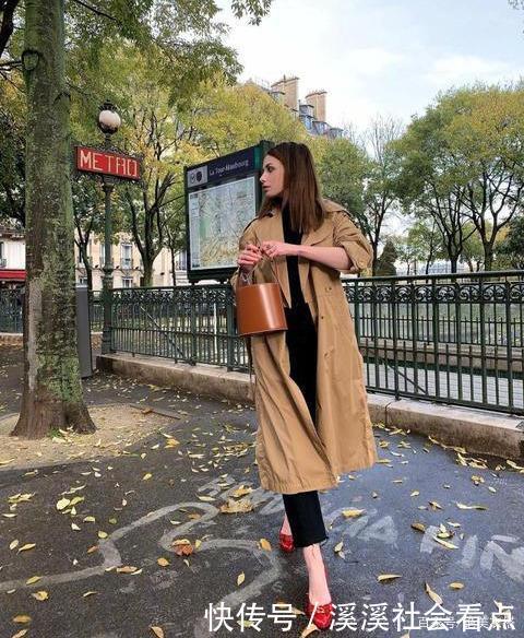 秋天街头的“法式优雅”,我劝你这样穿,法国女人的时髦,你也有