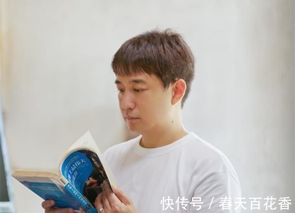 张艺兴|张艺兴认真读管理书籍,反遭“下头”式指点,请停止对他人的说教!