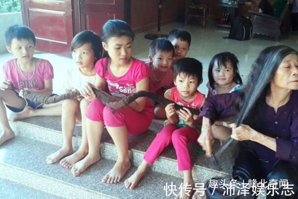 长头发|84岁农村老奶奶,25年不剪头发,头发变成了一根“蛇”