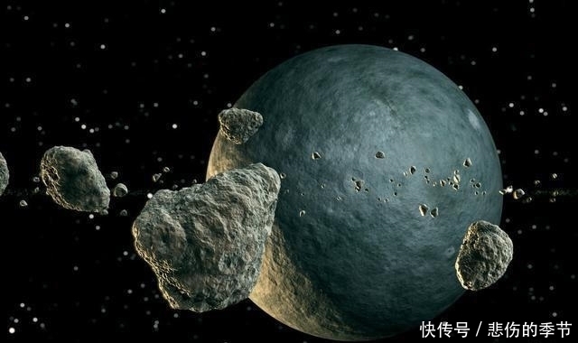 直径325米，这颗小行星将与地球擦肩而过，令人担忧的还在后头