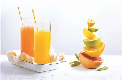 鲜榨果汁|给孩子吃水果好还是榨果汁好？