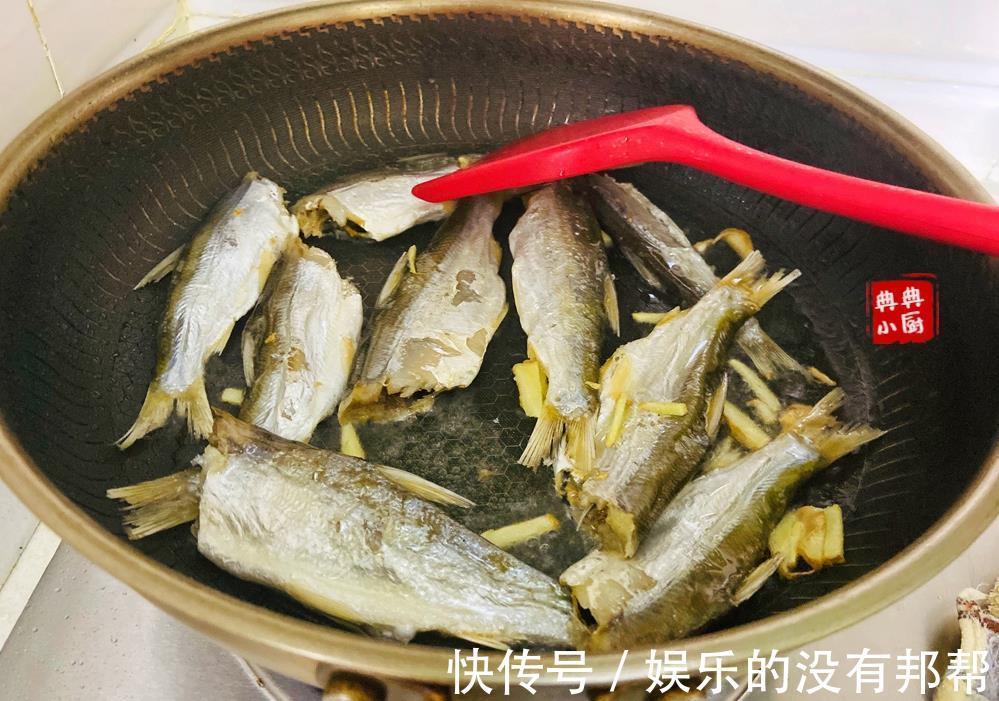 小鱼干|夏天的下饭神器，无敌下饭菜，咸香小鱼干