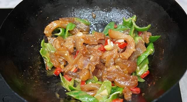 牛蹄|牛蹄筋这样做太香了，软糯多汁，Q弹有嚼劲，一次一盘不够吃