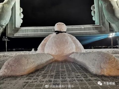 浪漫|威海的这只“大白”火了！网友：堆这个雪人的人一定很喜欢浪漫吧