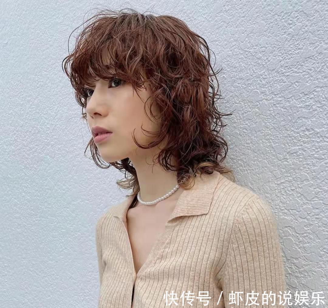 湿发 “冷烫”已经过时了?看看这种很火的湿发卷烫发,省钱又好打理