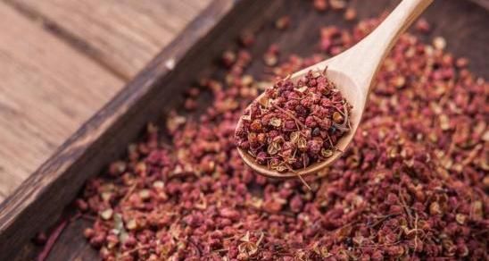 女人|宫寒的女人，要避免“4凉”，常吃3物、做2事，子宫一天天变干净