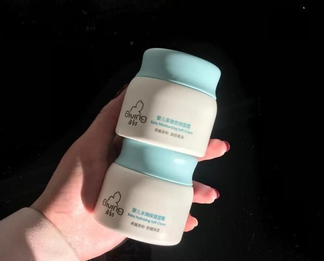 启初|便宜却好用的护肤品,这4种才是“万年青”,火了多年还很流行!