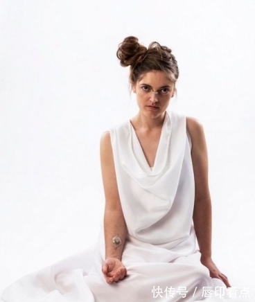 首饰|吸血鬼的珠宝!首饰两端存在尖锐物,插入人体血管后能发光